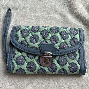 Very Bradley wallet wristlet Nomadic Blossoms